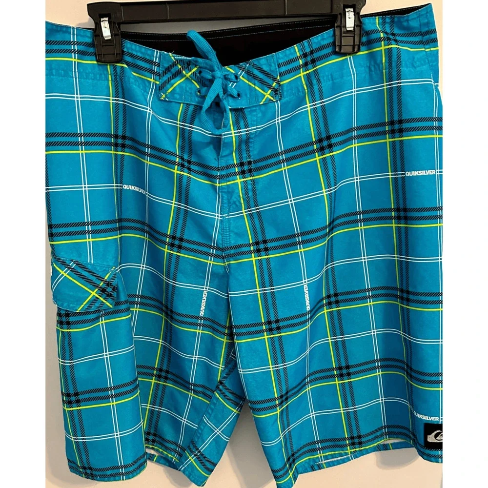 Quiksilver Men’s Blue Yellow Black Plaid Boardshorts Sz 34